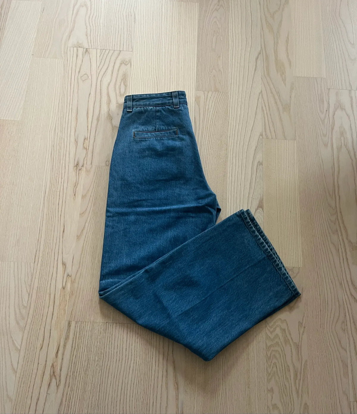 Teurn Studios Lori Blue-jeans NWOT