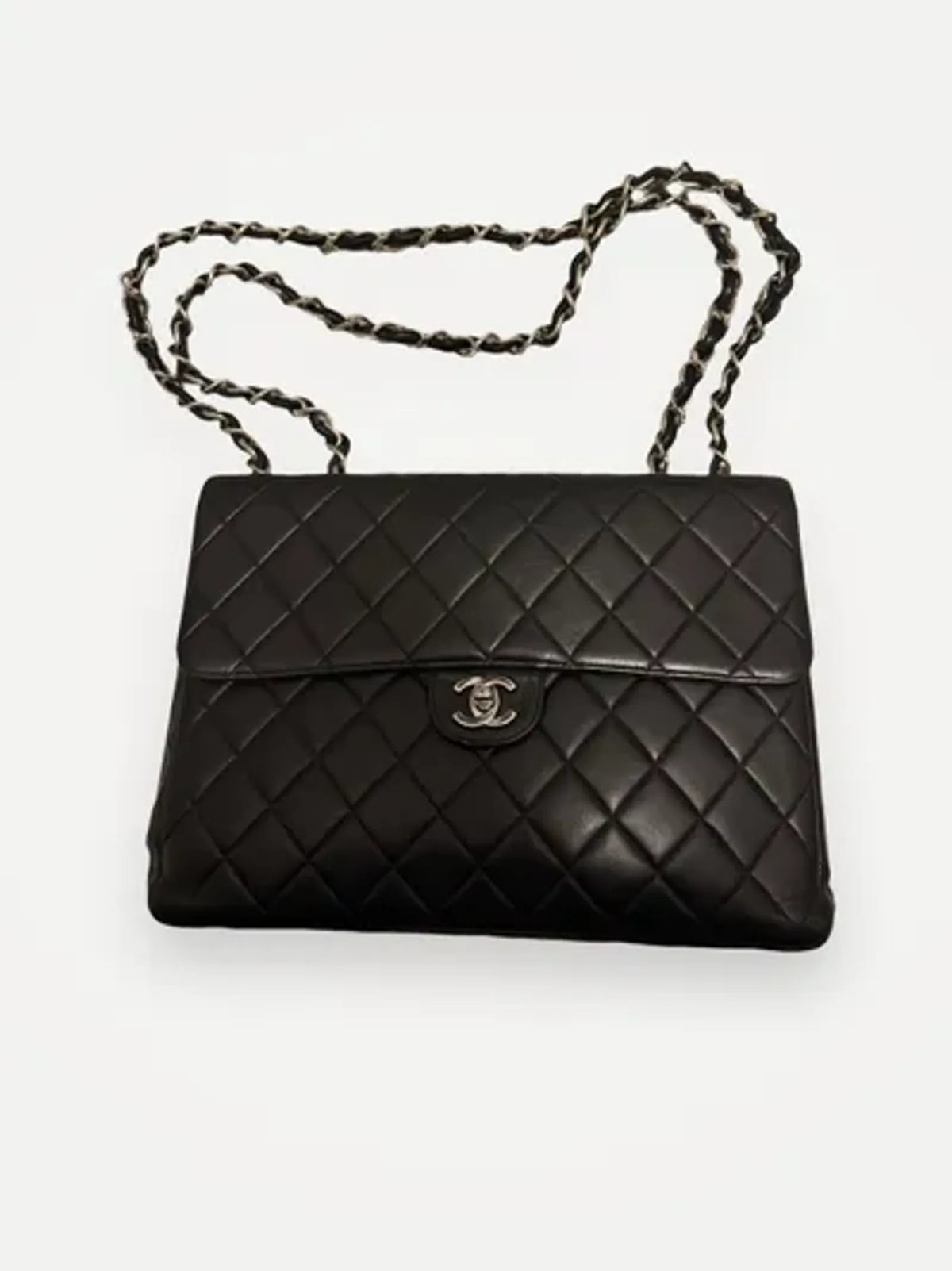 Chanel Classic Single Flap-skinnaxelremsväska