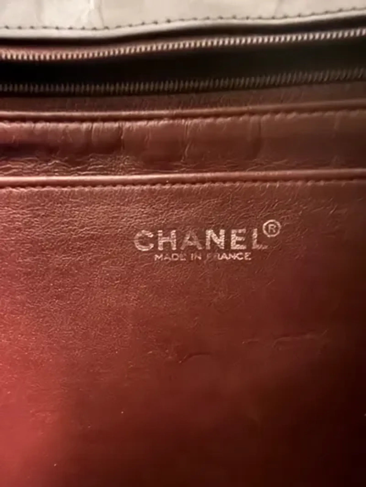 Chanel Classic Single Flap-skinnaxelremsväska