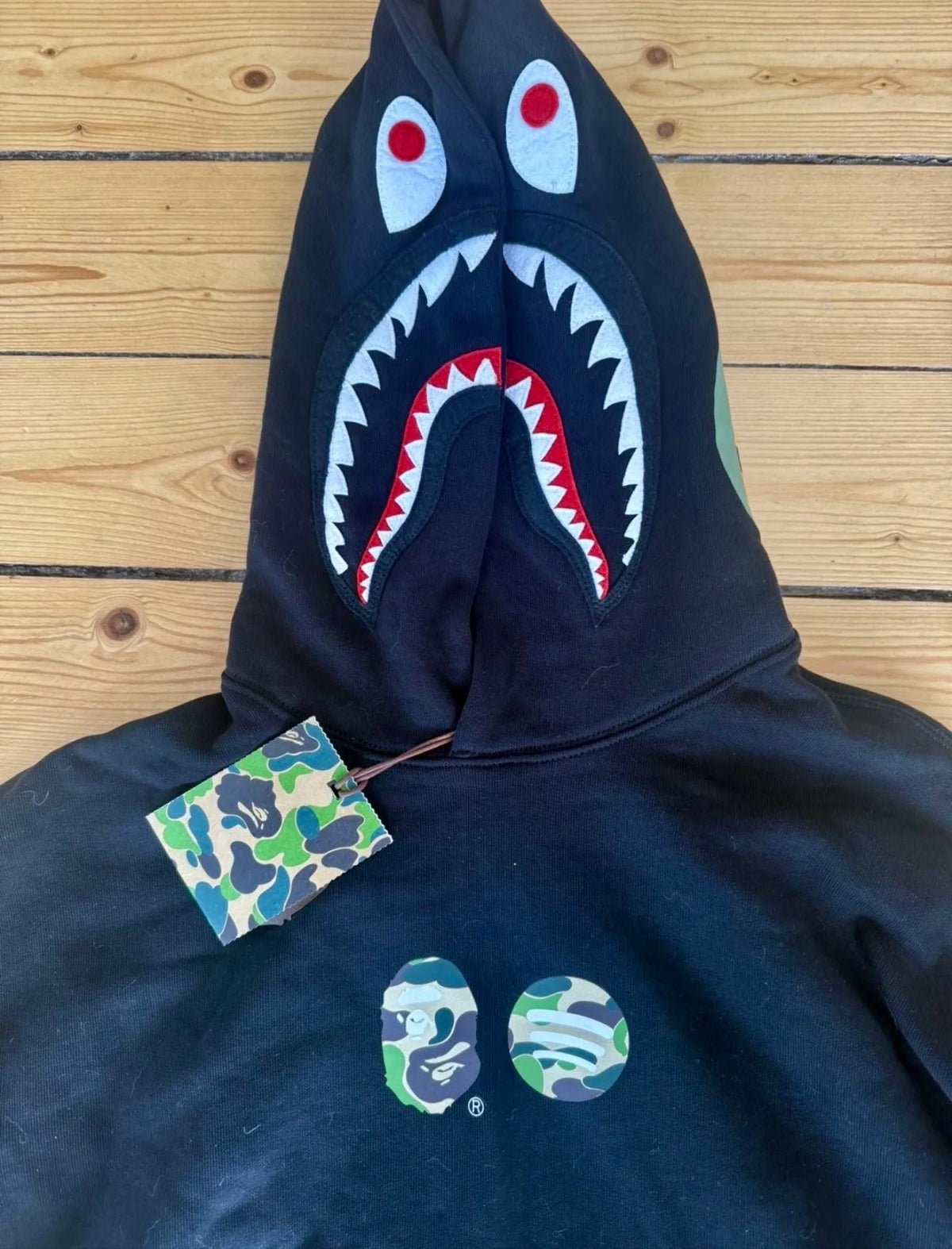 A BATHING APE-hoodie NWT