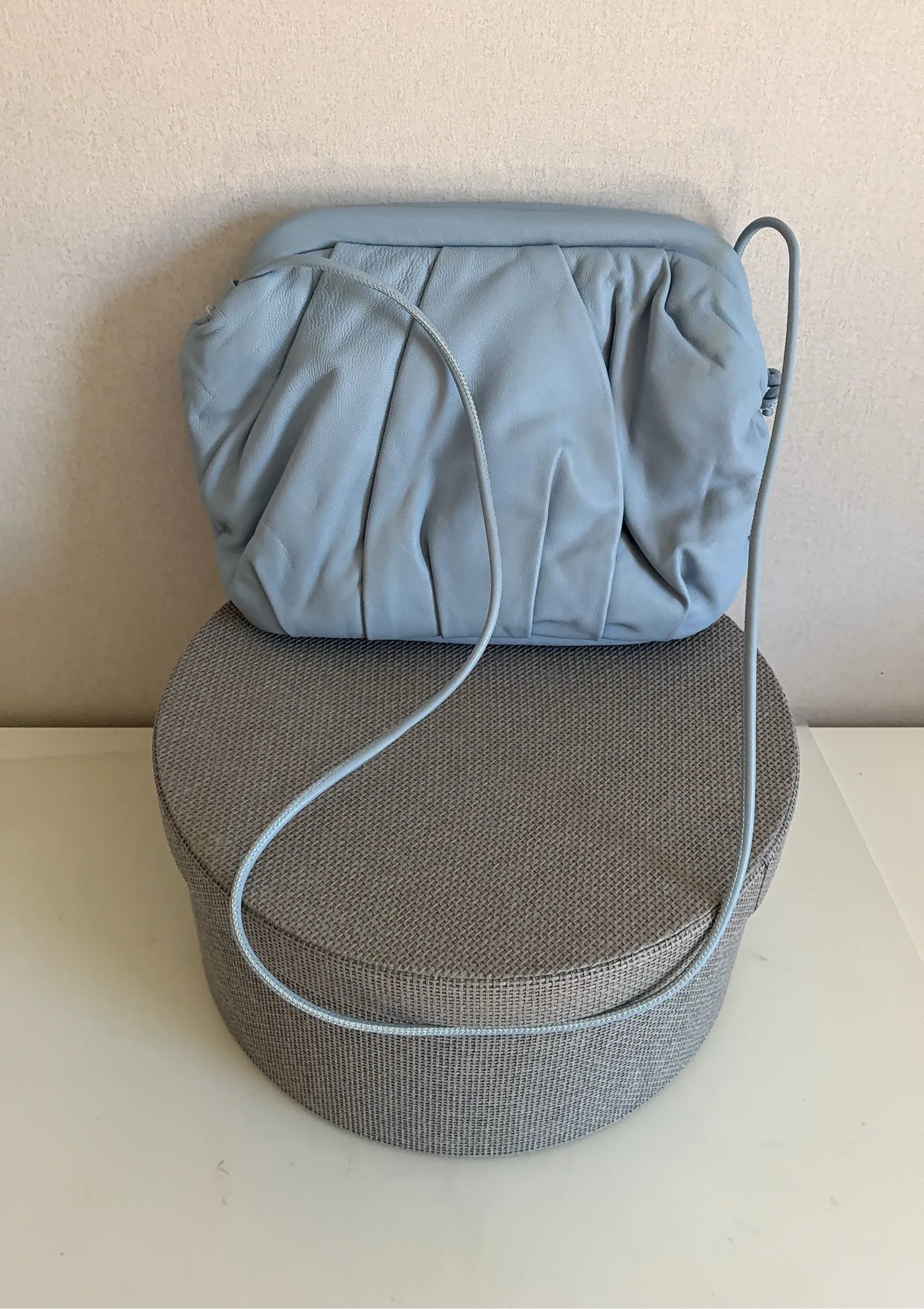 & Other Stories-skinnaxelremsväska NWOT