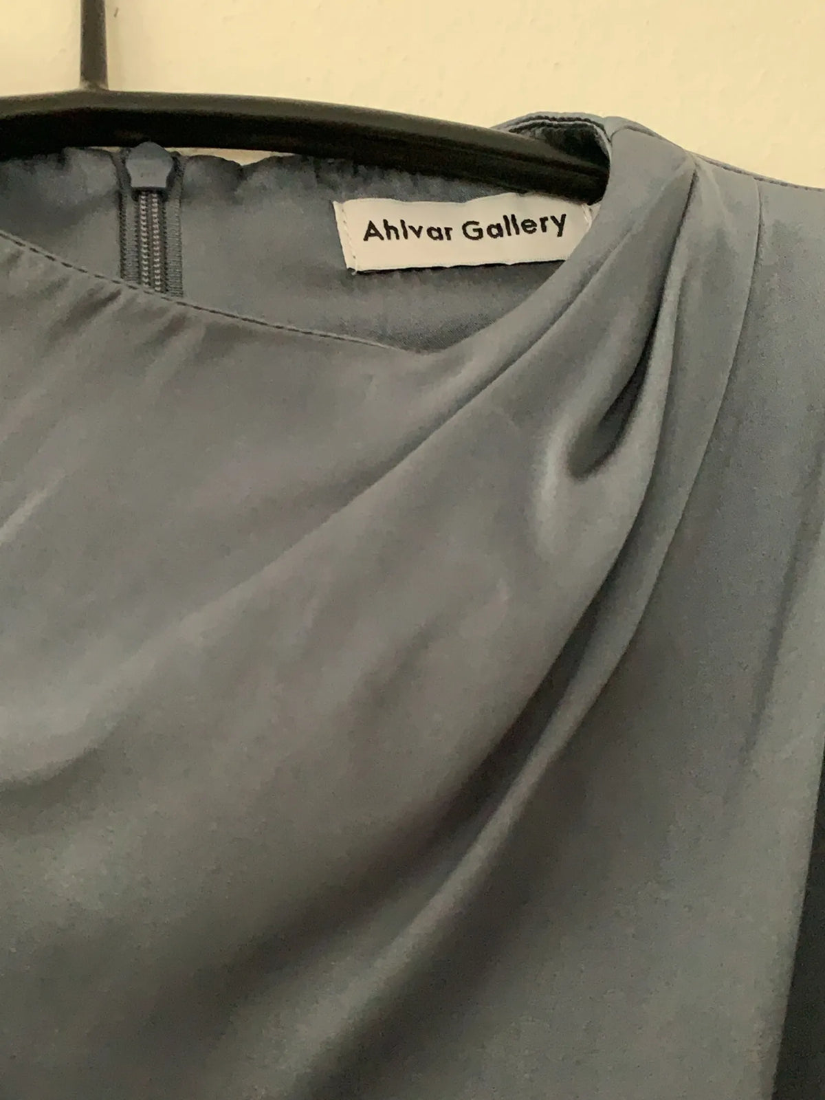 Ahlvar Gallery-sidenblus