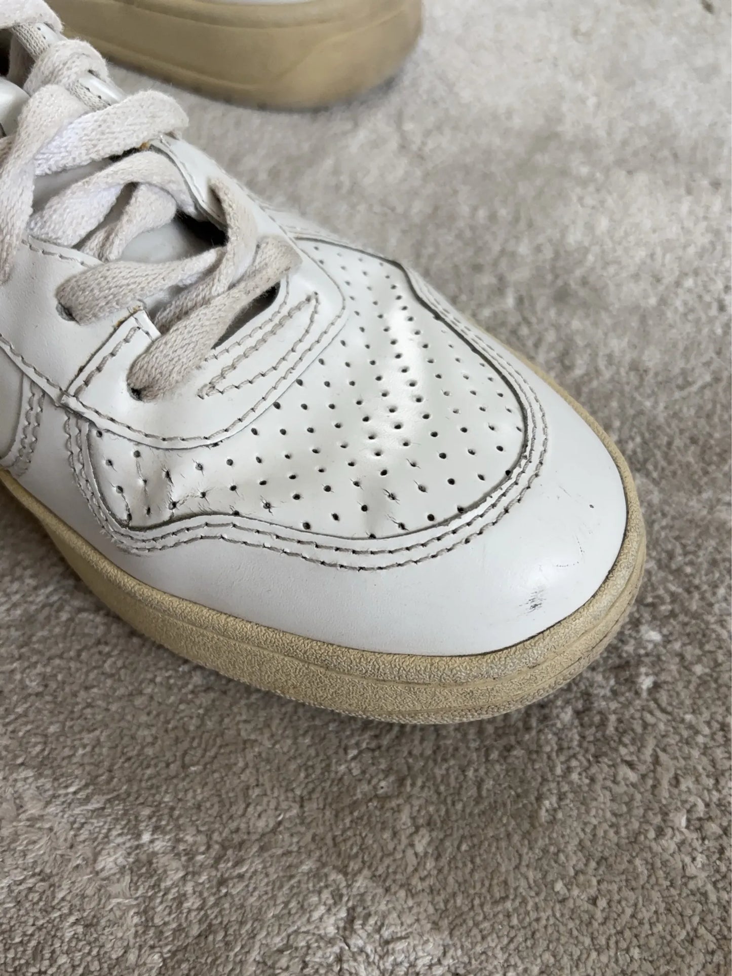Veja V-10-skinnsneakers