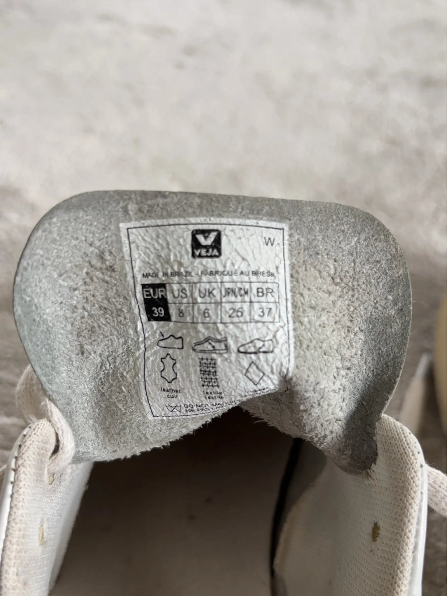 Veja V-10-skinnsneakers