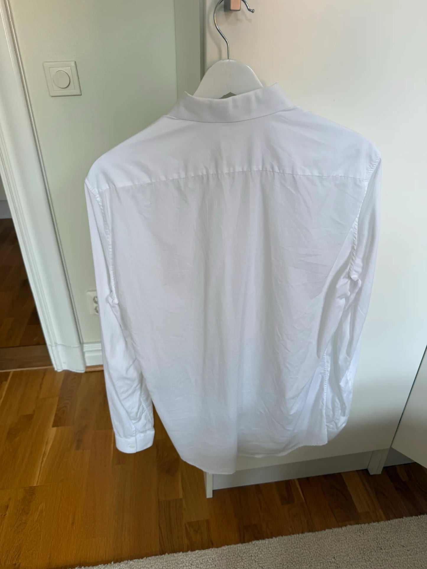 Balenciaga-skjorta NWOT