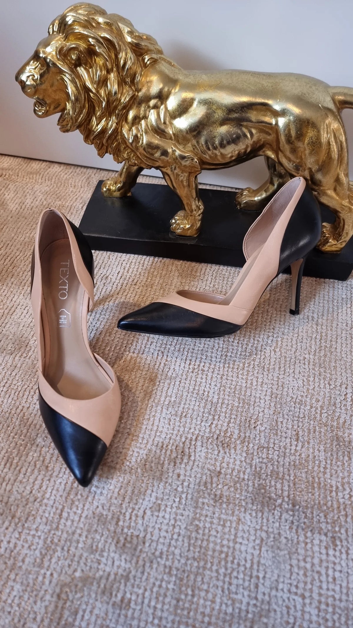 Texto Heels