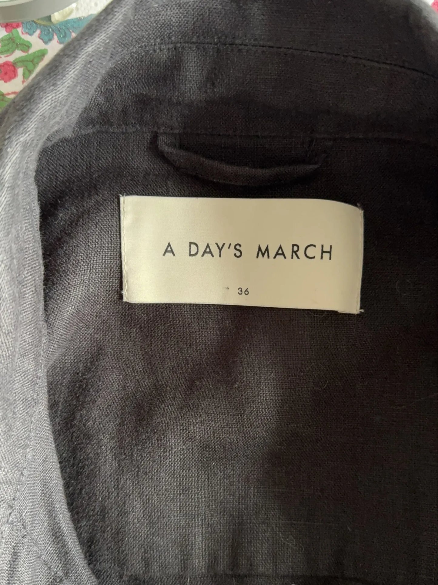 A Day's March Lepkoff Field Linen-linnekavaj