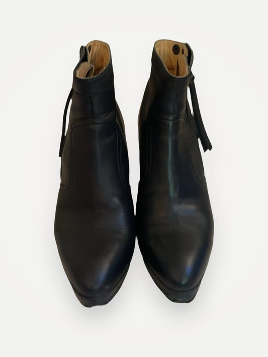 Acne Studios-skinnboots