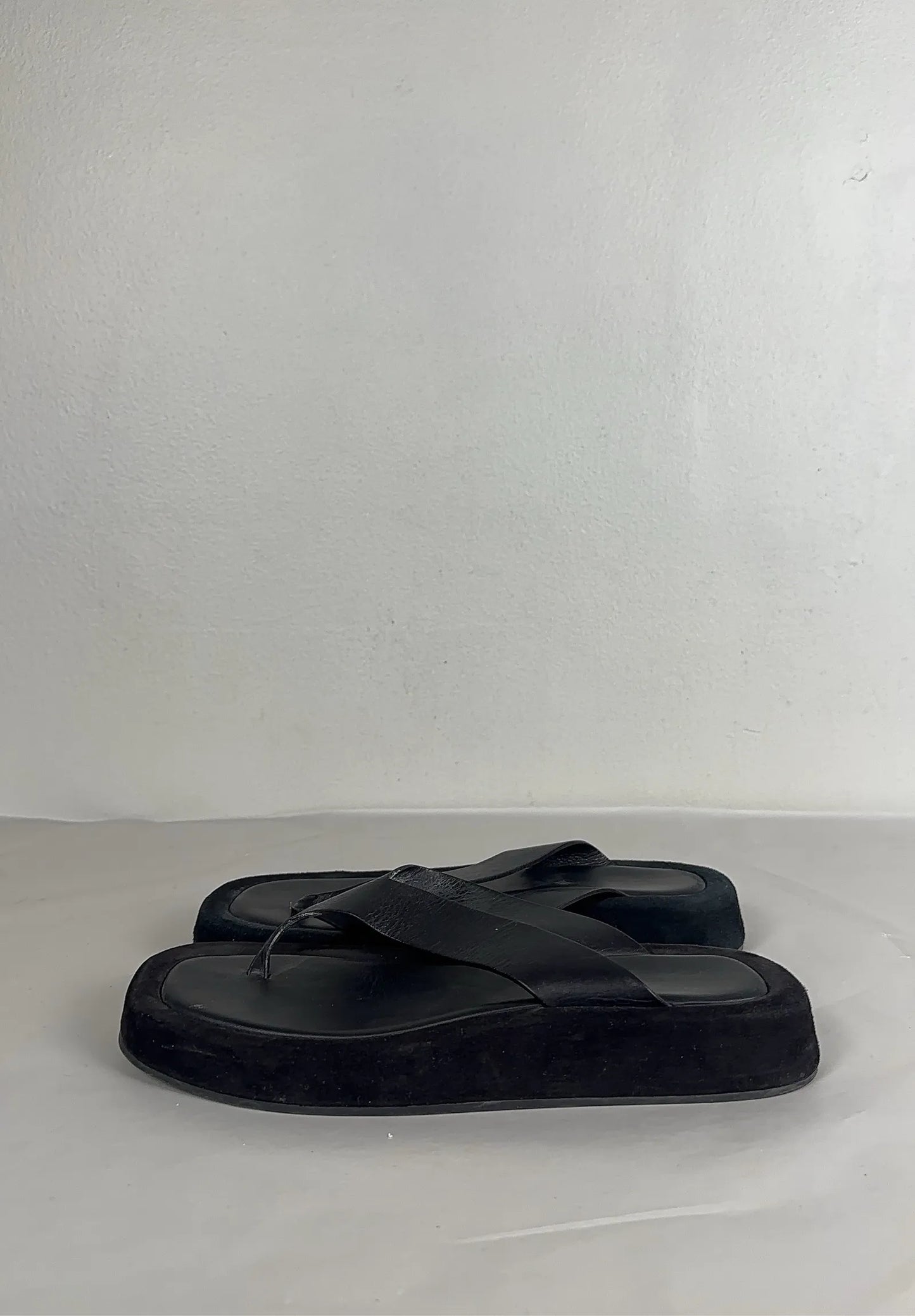 The Row Ginza-skinnflip-flops