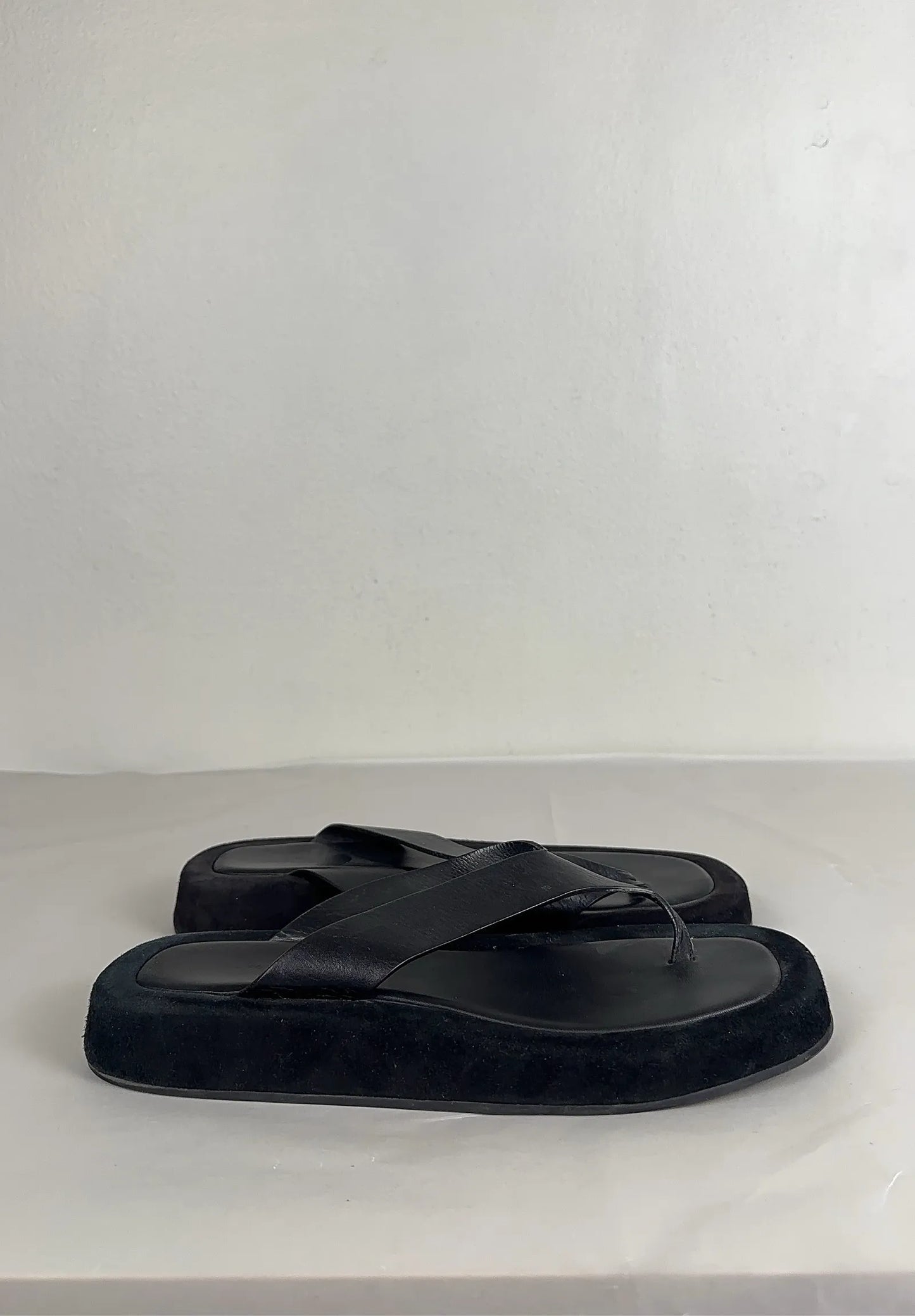 The Row Ginza-skinnflip-flops