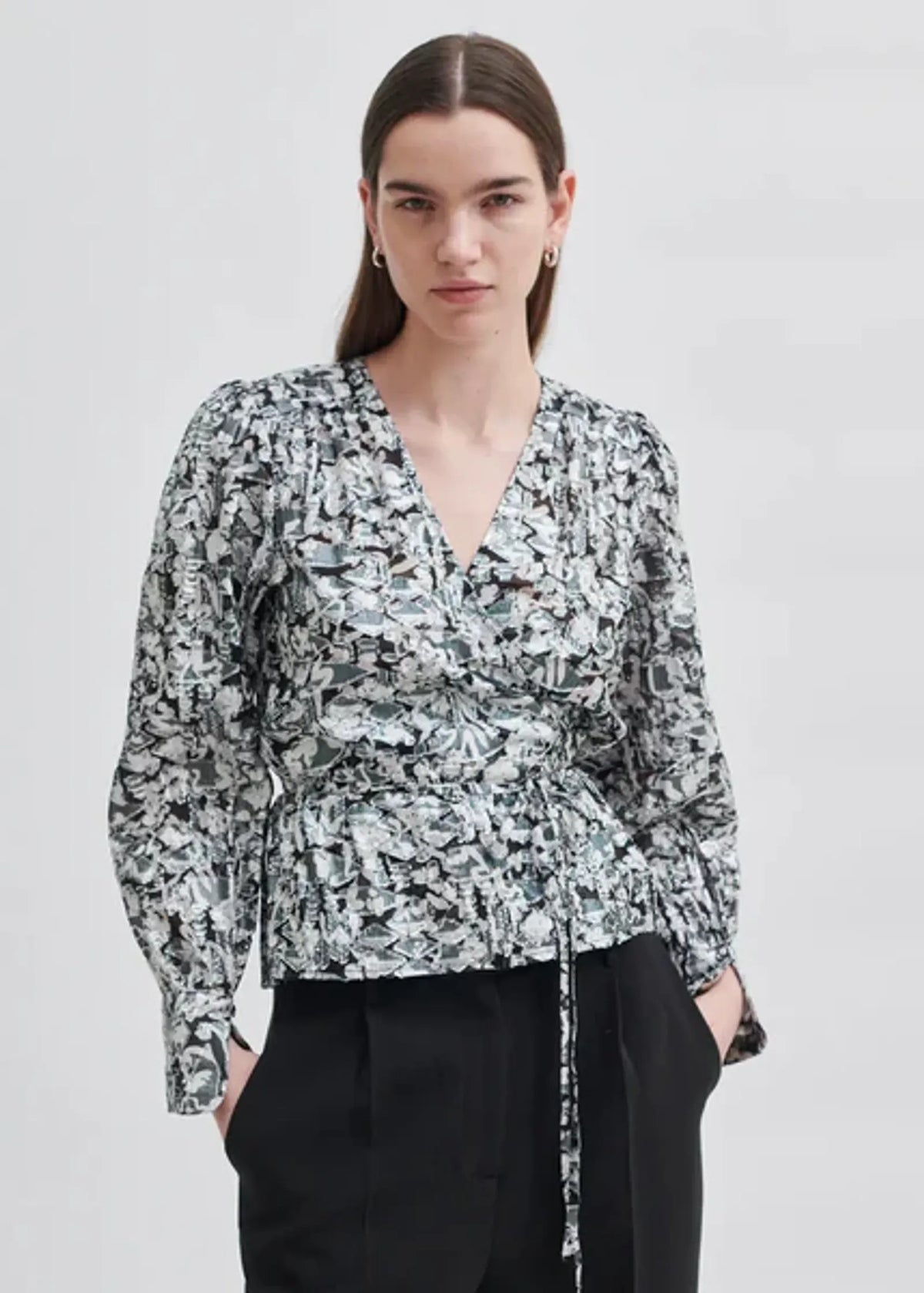 Second Female Doodle Wrap-blus NWT