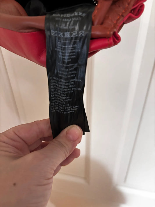 Marimekko Mini Karla Multi --skinnaxelremsväska NWOT