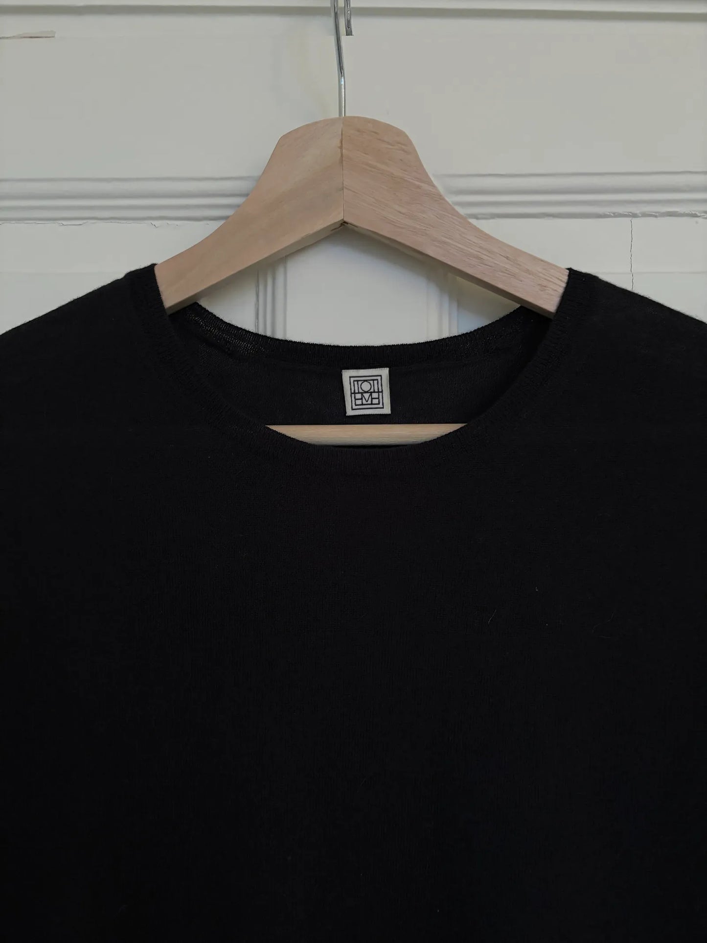 Toteme Thin Cashmere Sweater