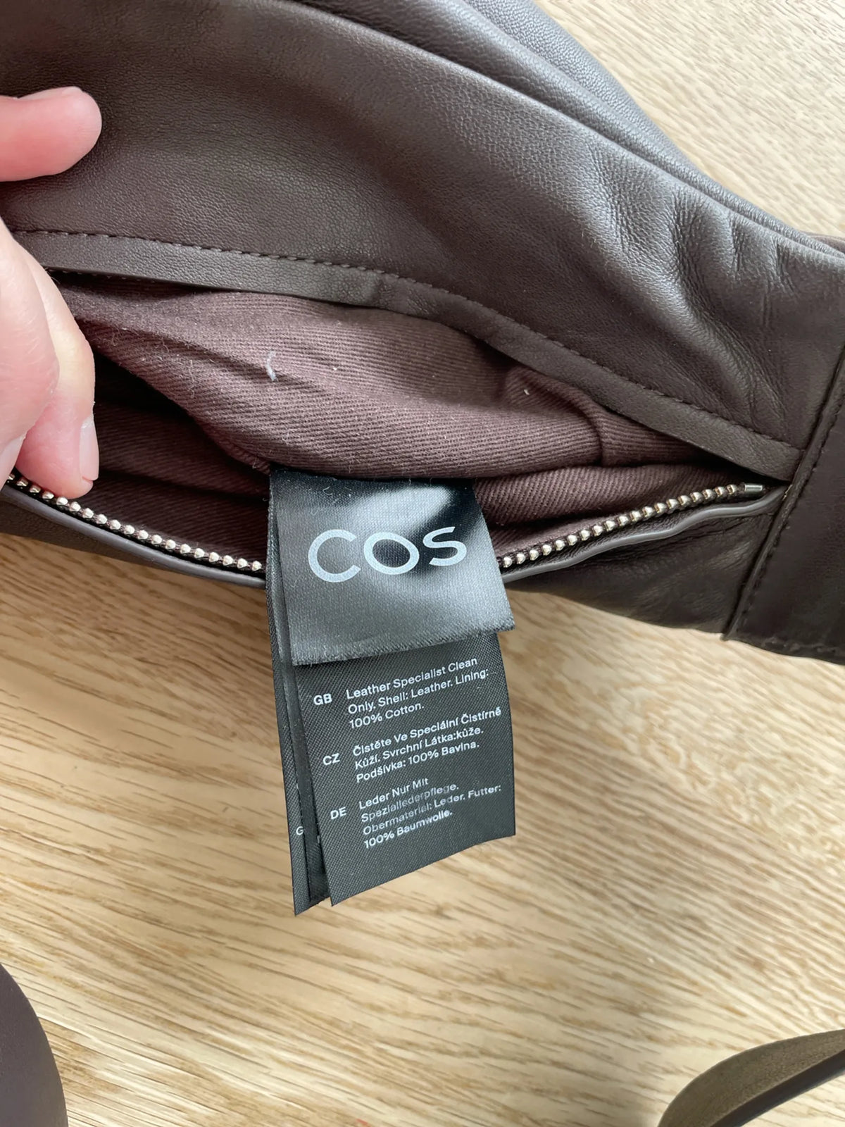 Cos Swing-skinnaxelremsväska