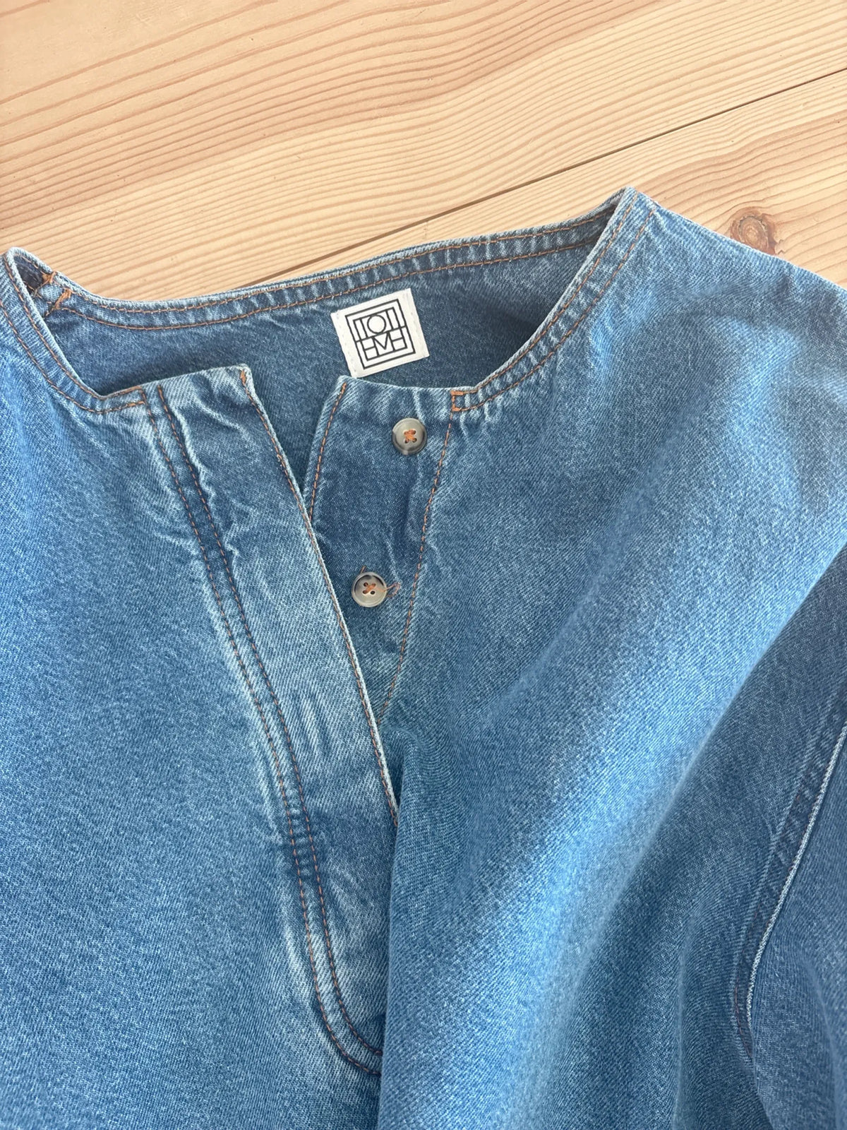 Toteme-blus
