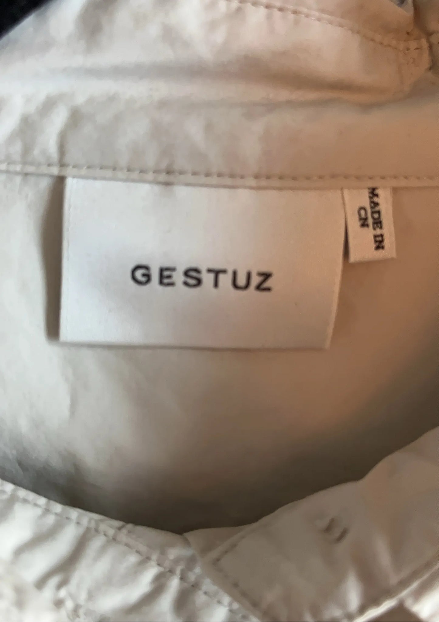 Gestuz-skjorta