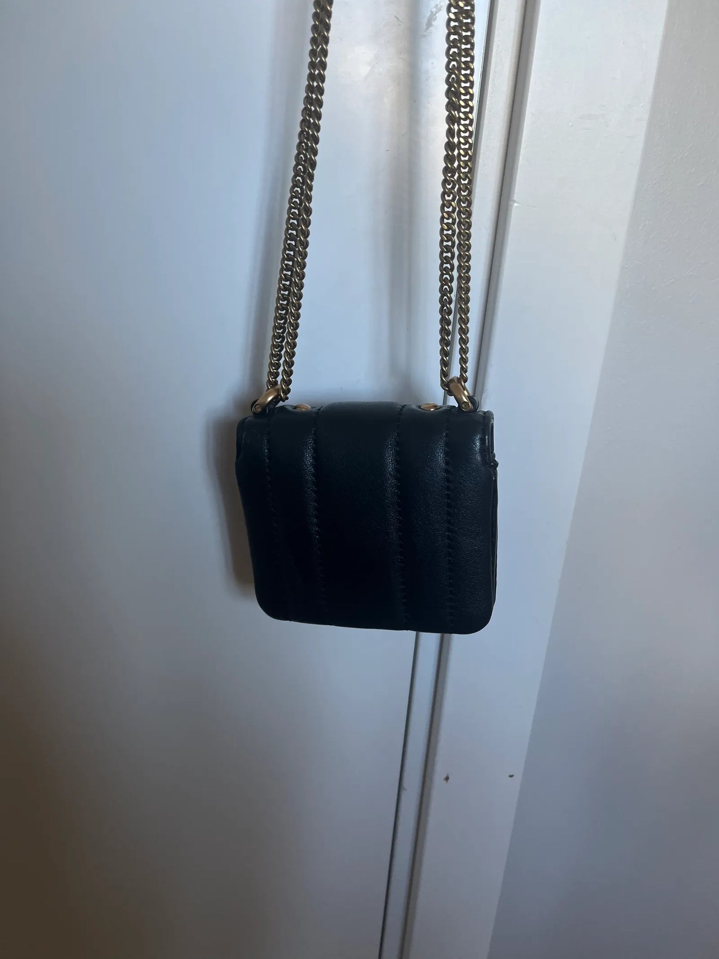 Tory Burch-axelremsväska
