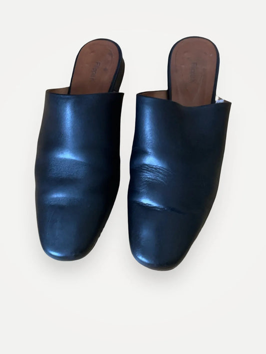 Filippa K-skinnsandaler