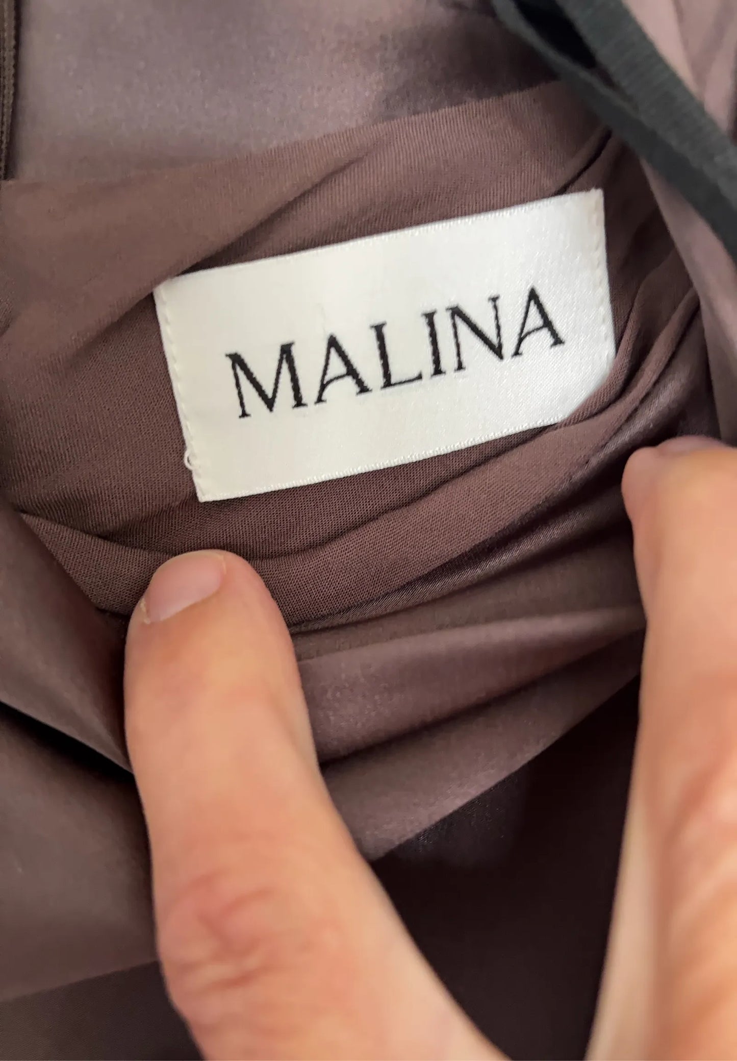 By Malina Alivia Short Sleeve Satin Midi-klänning NWT