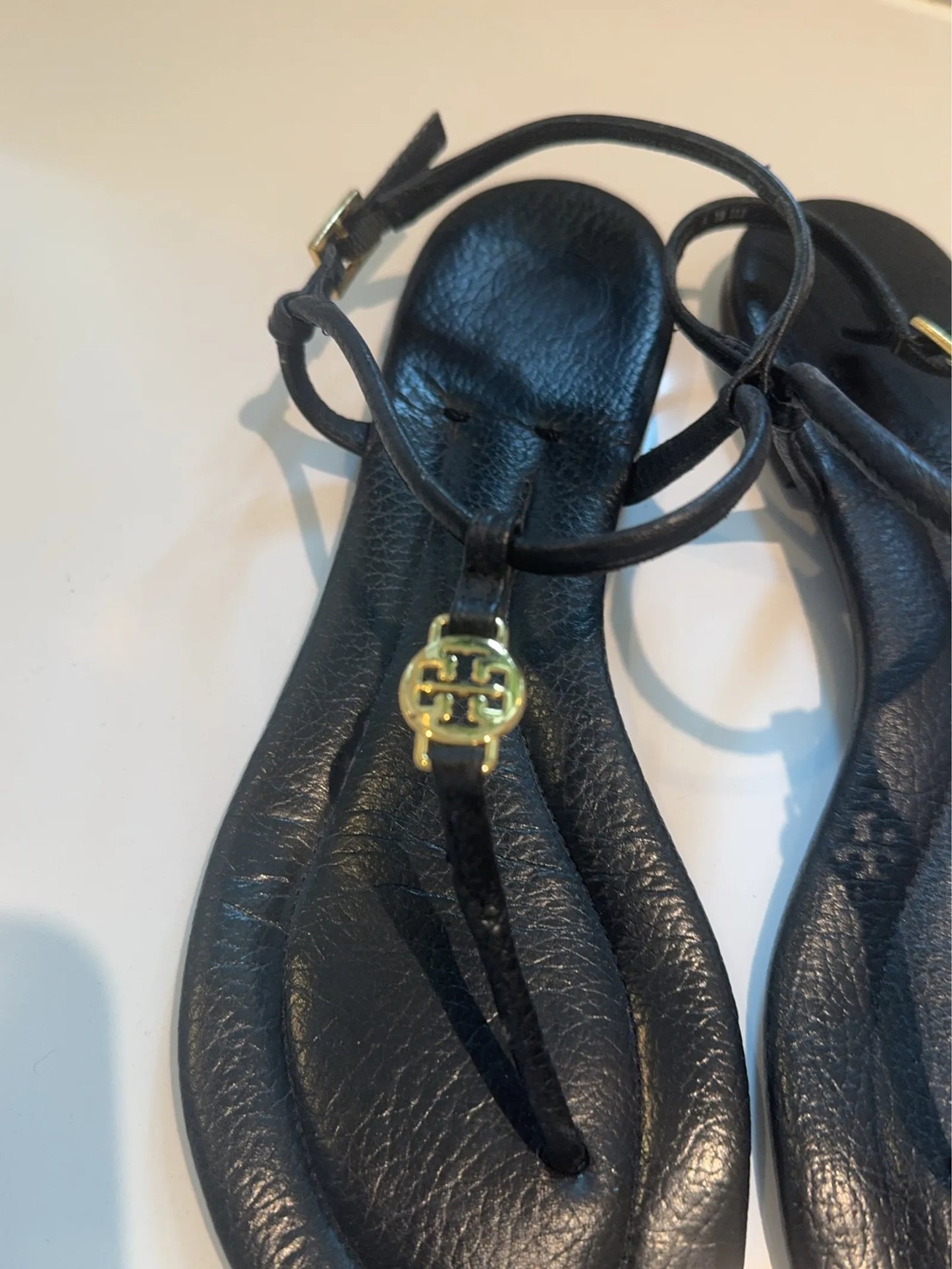 Tory Burch-skinnsandaler