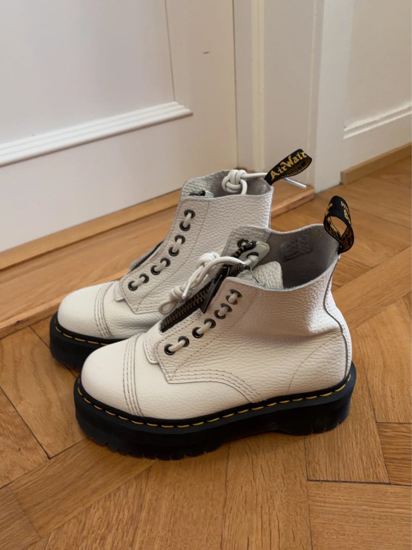 Dr. Martens Sinclair Boots
