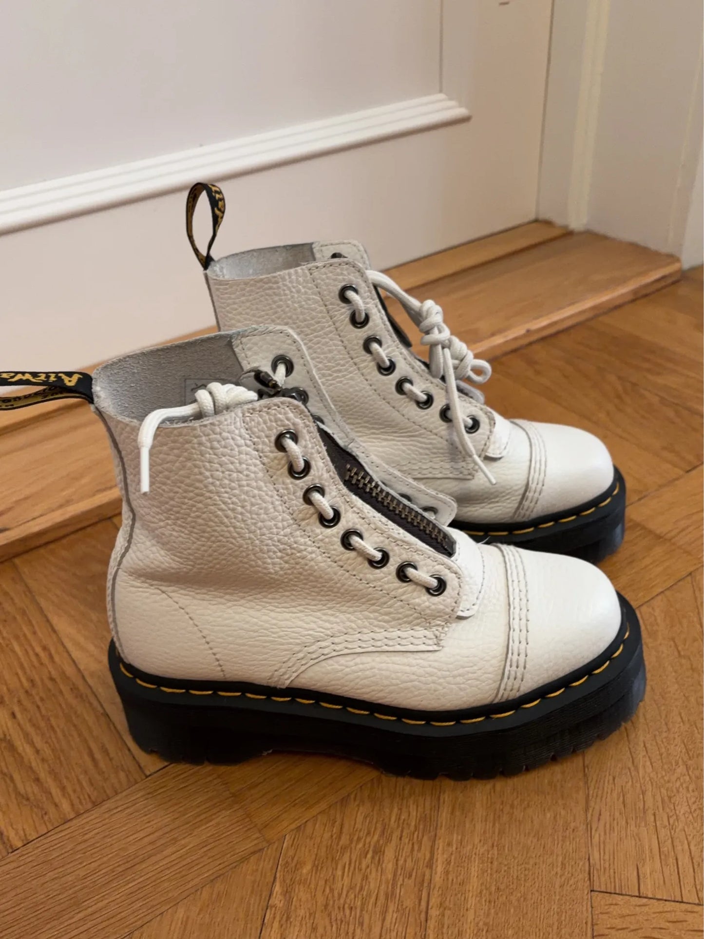 Dr. Martens Sinclair Boots
